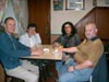 Tomando café en El Bombero